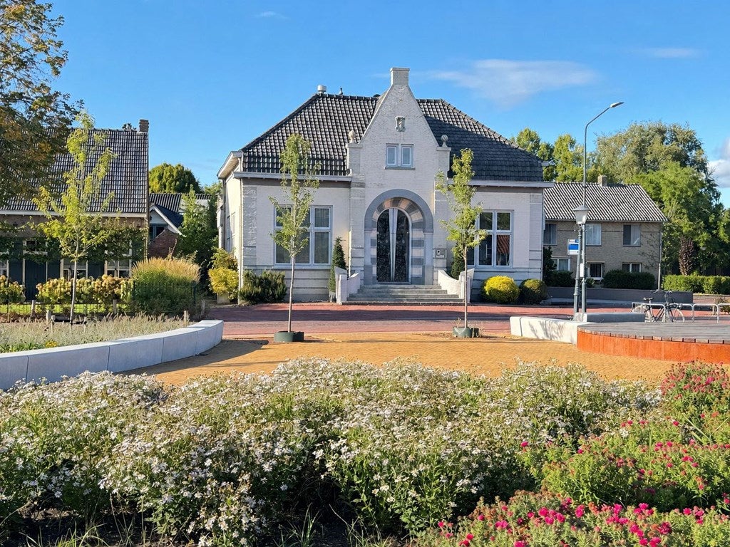Huis Dorpsplein 13 in Lage Mierde