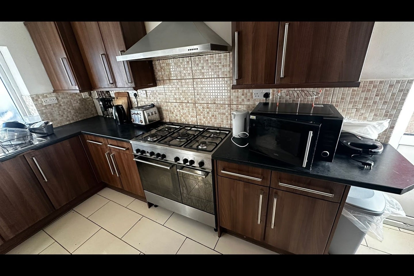 Room Hazelbury Crescent in Luton