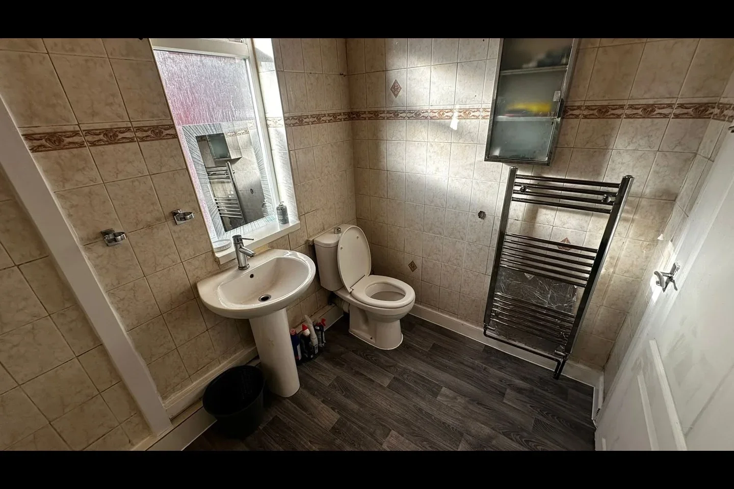 Room Hazelbury Crescent in Luton