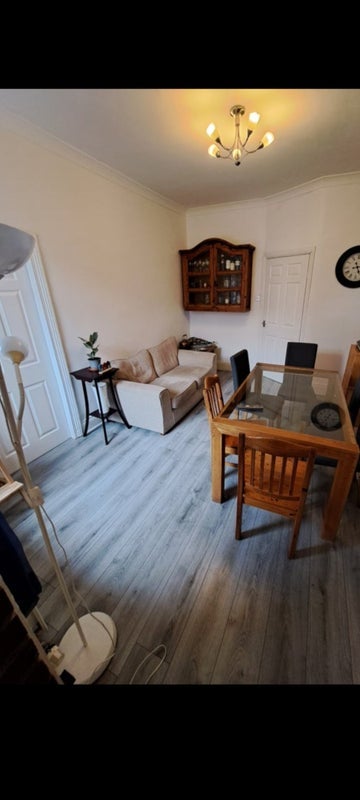 Room Brinkburn Avenue in Gateshead