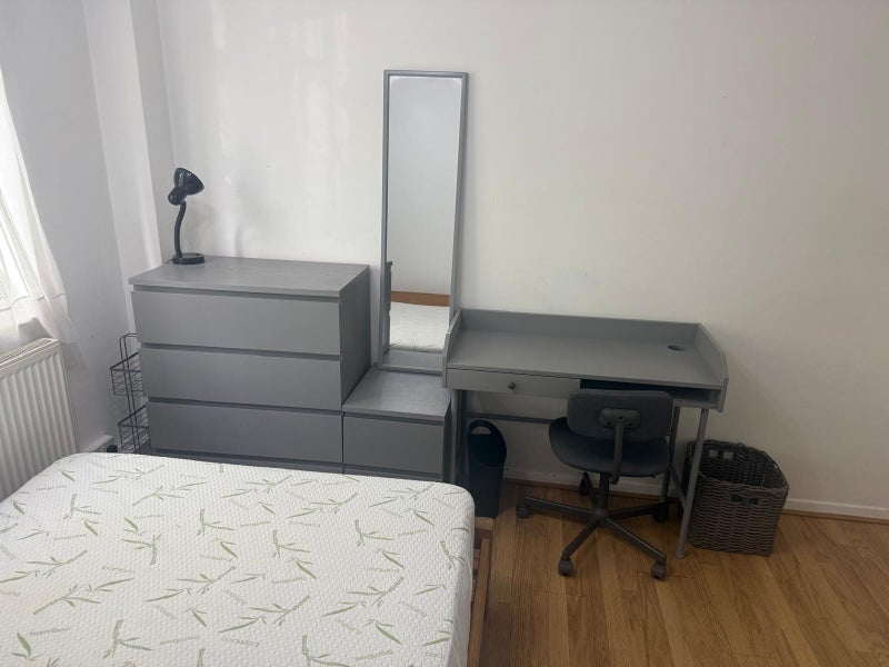 Room Atney Road in Greater London