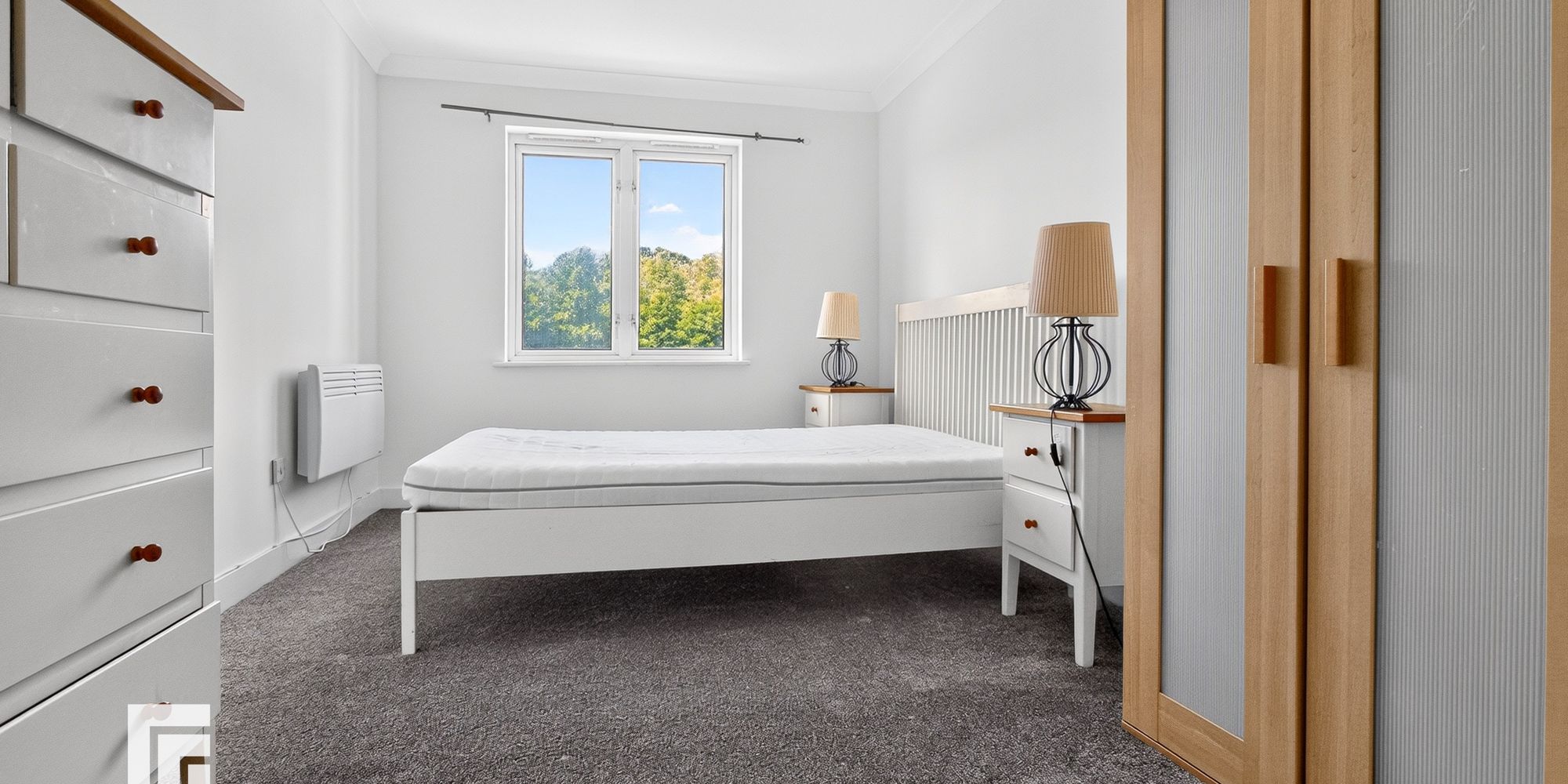 Flat Dunleavy Drive in Cardiff