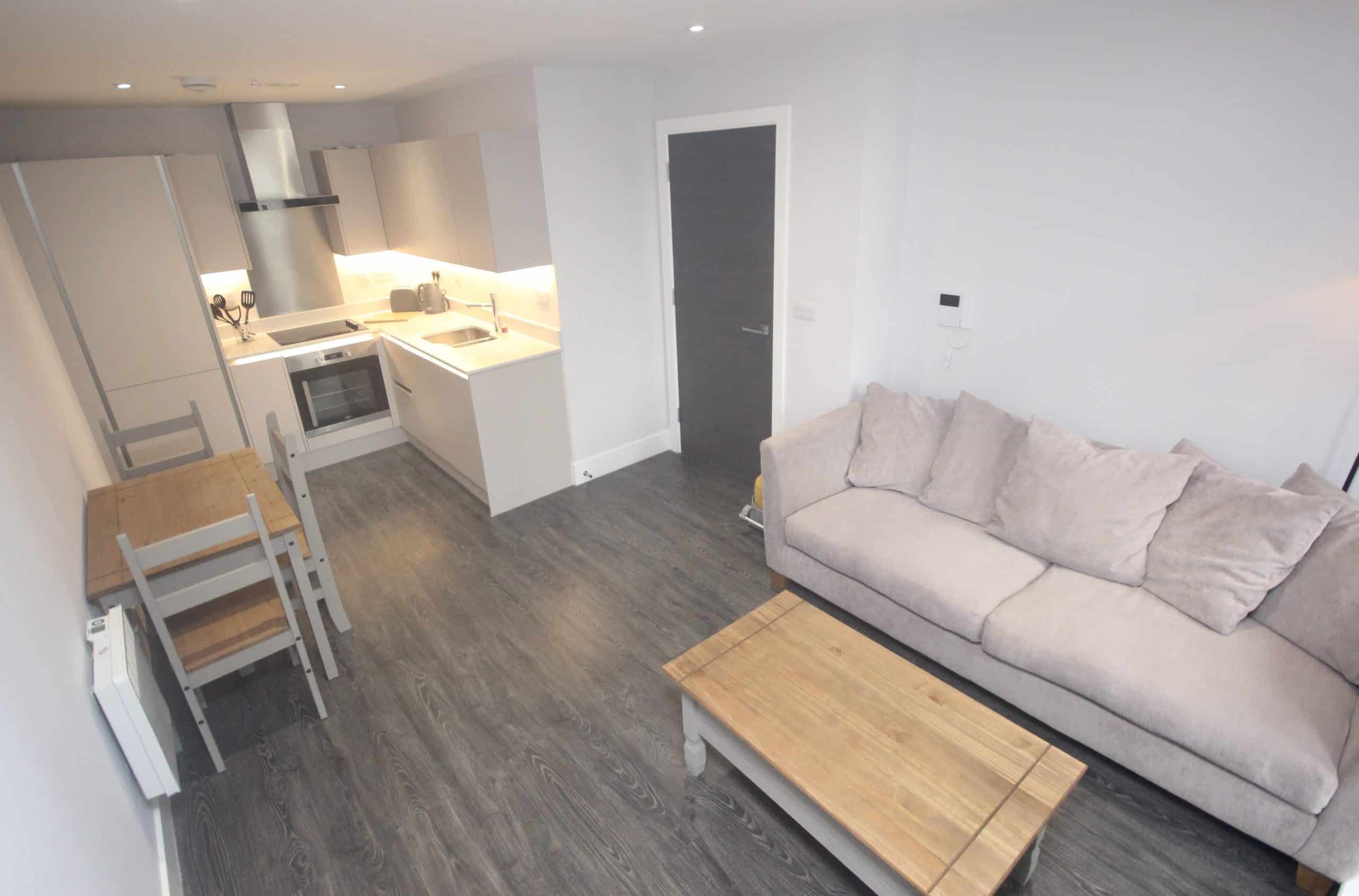 Flat Cheetham Hill Road in Manchester