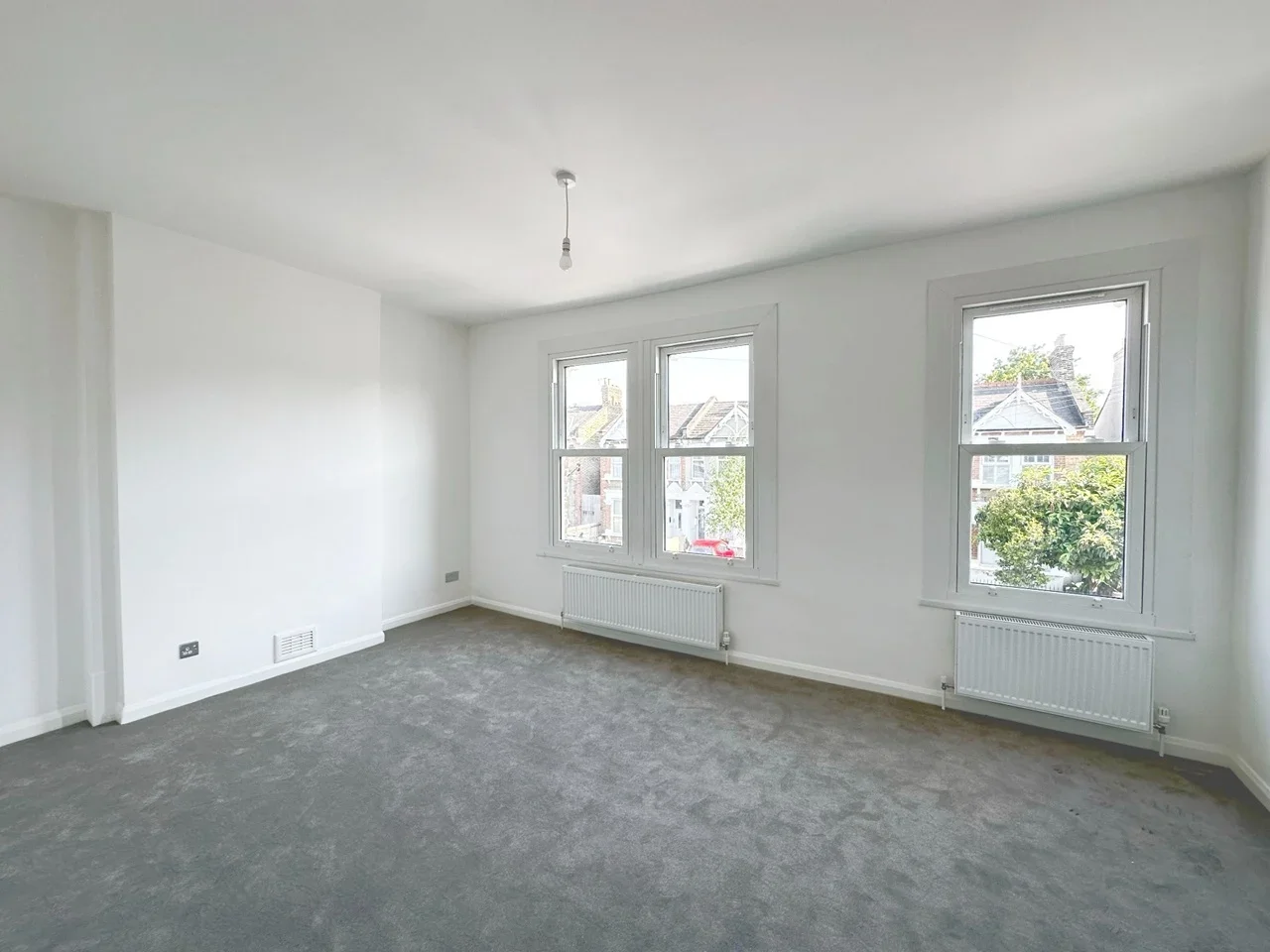 Flat Ringstead Road in Greater London