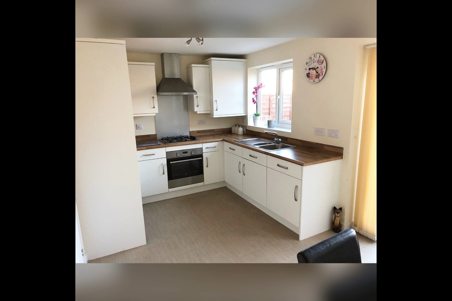 House Whitefield Crescent in Tewkesbury