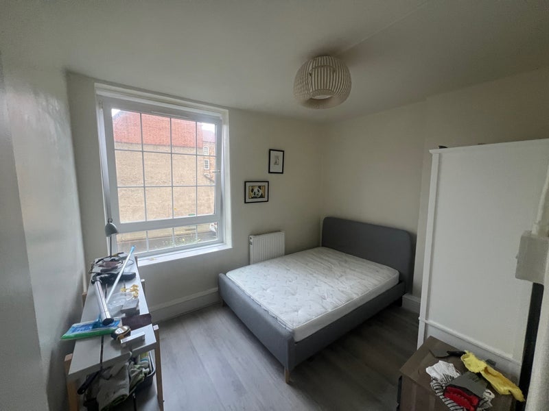 Room Manciple Street in Greater London