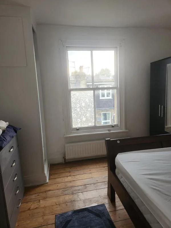 Room Tunis Road in Greater London