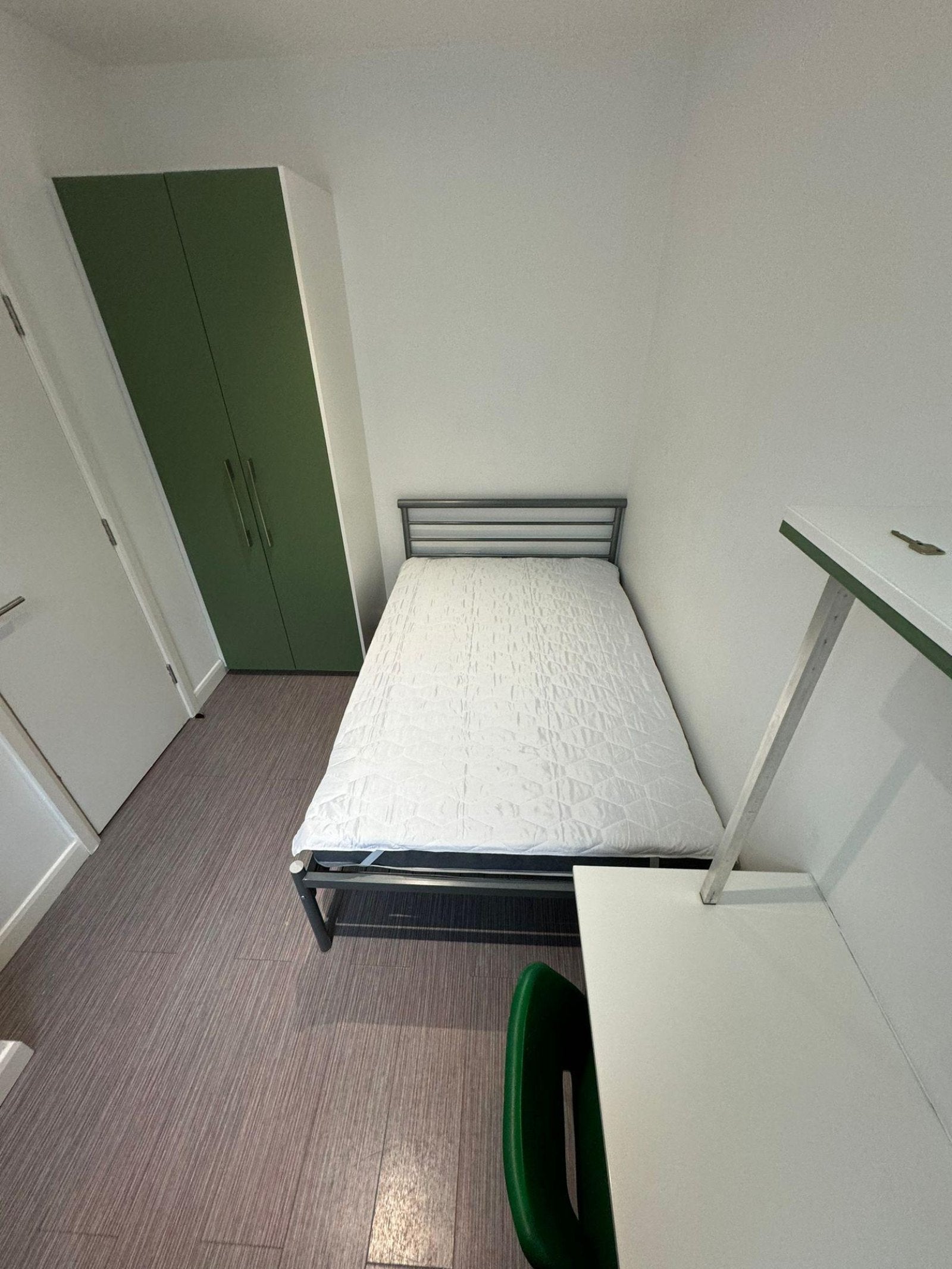 Room Cauldon Road in Stoke-on-Trent