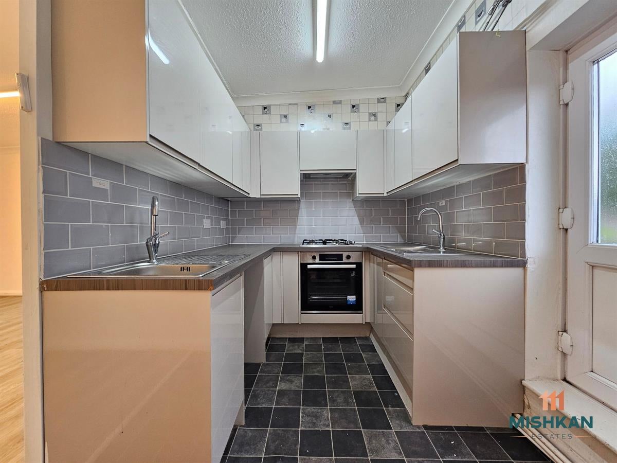 Flat Roston Road in Salford