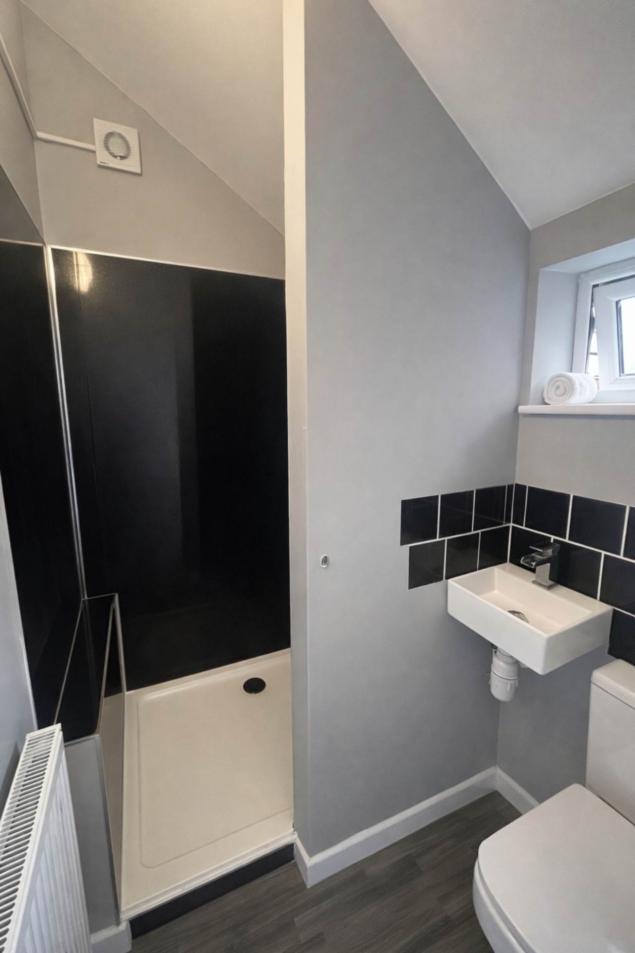 Room Grange Avenue in Warrington