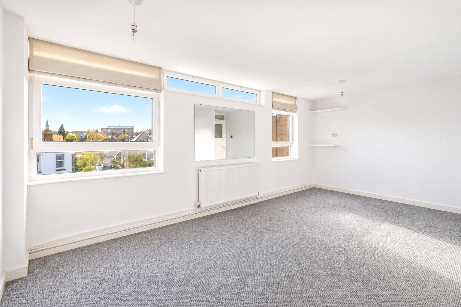 Flat Lacy Road in Greater London
