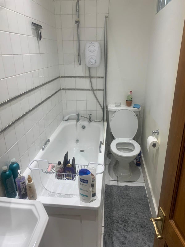 Room Twyford Avenue in Greater London