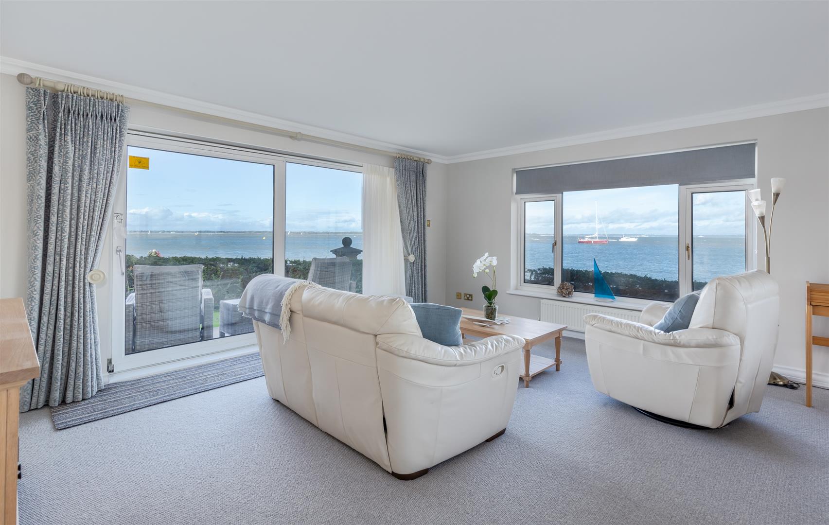 Flat Esplanade Walk in Cowes