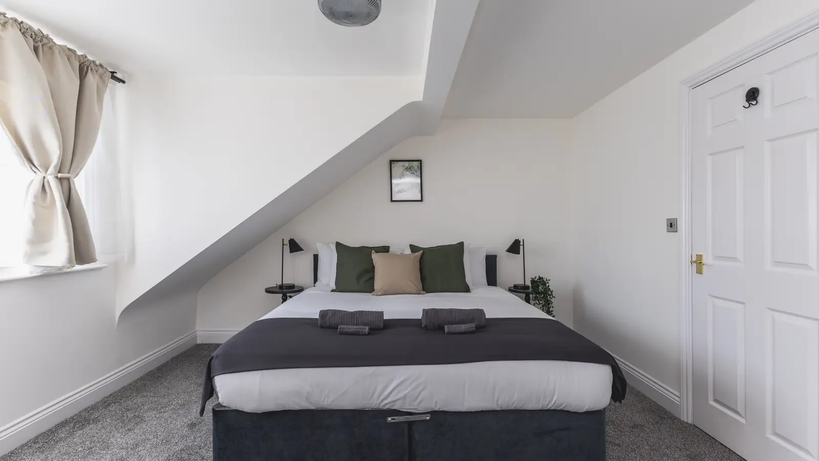 Flat Chobham Road in Greater London