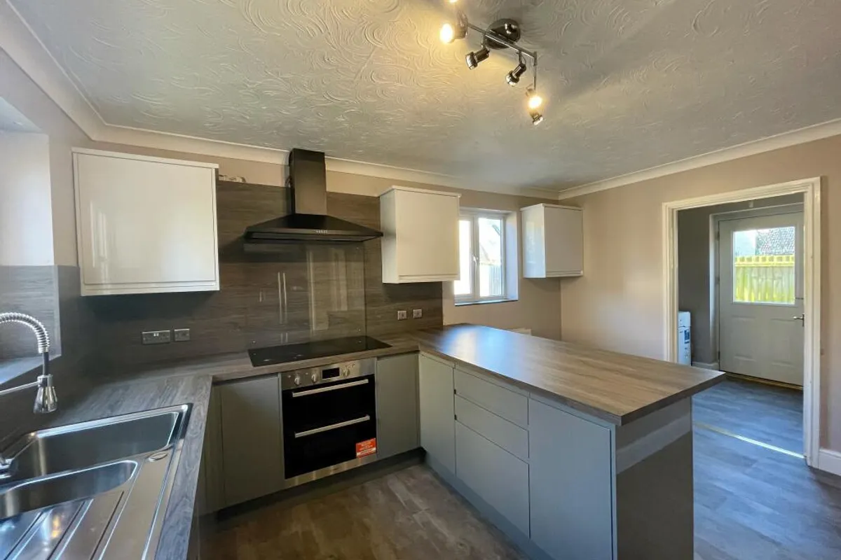 House Kitchener Close in West Suffolk