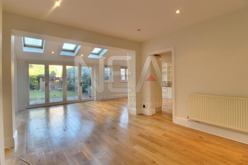 House Woodcote Road in Reading