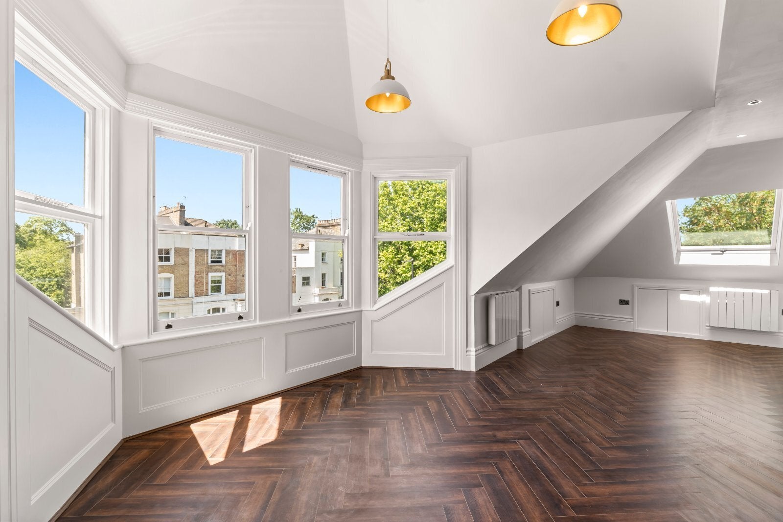 Flat Hillmarton Road in Greater London