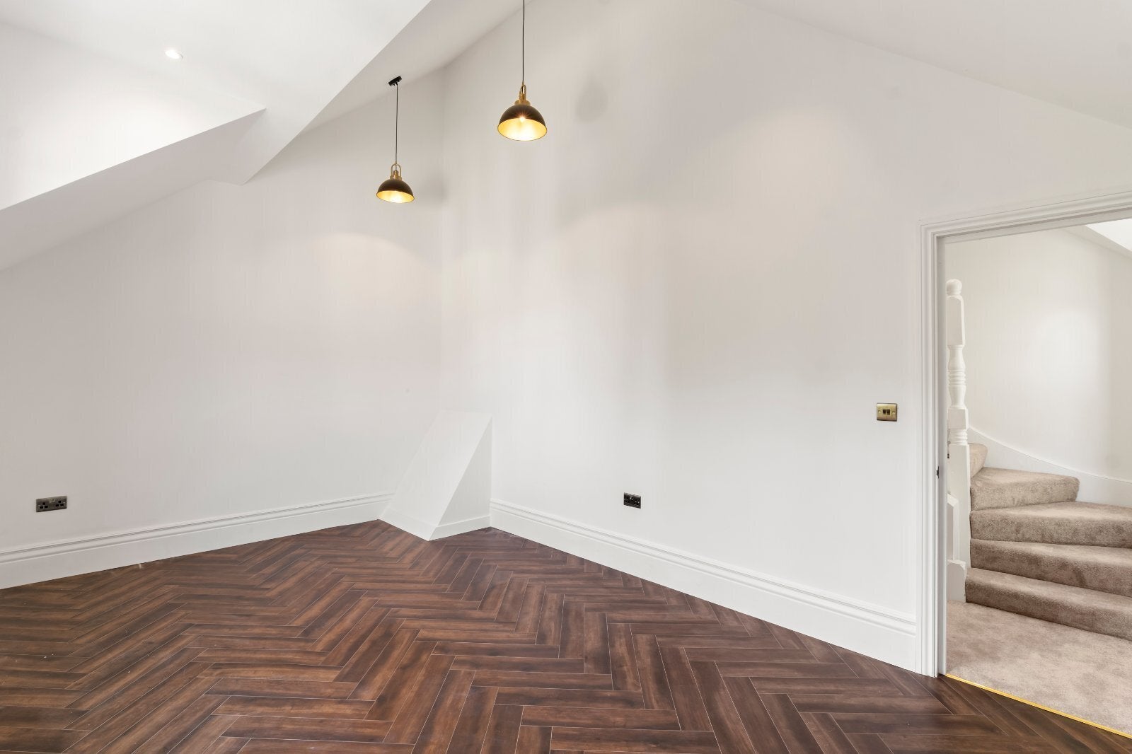 Flat Hillmarton Road in Greater London