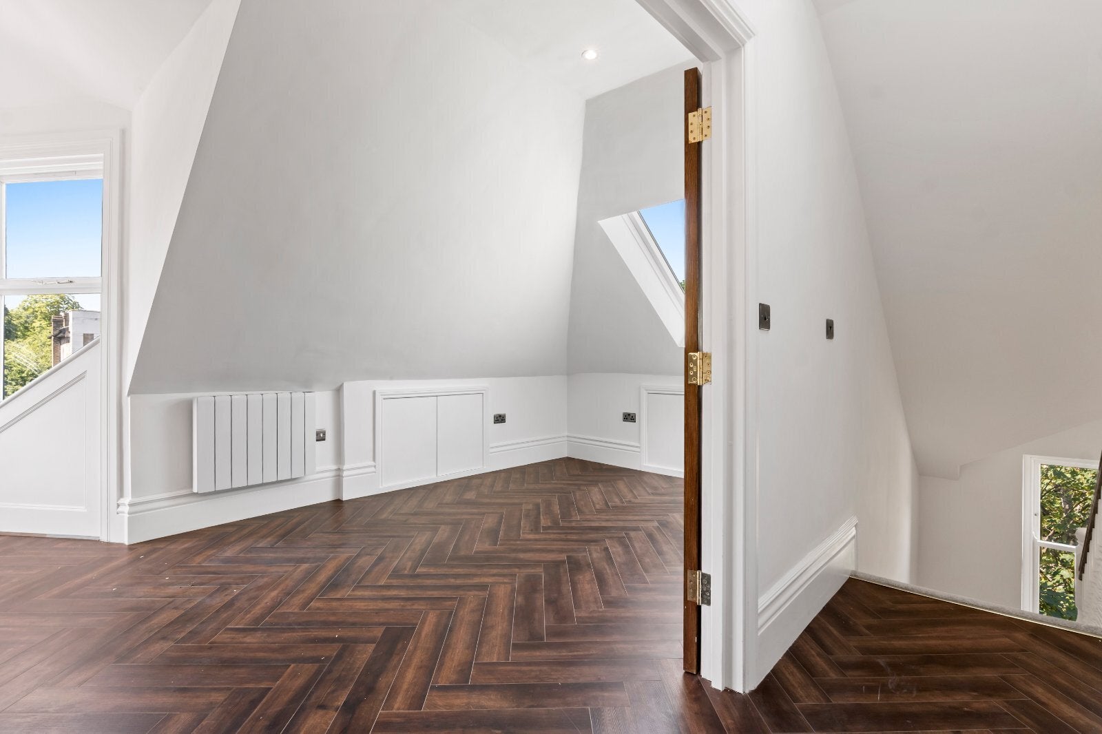 Flat Hillmarton Road in Greater London