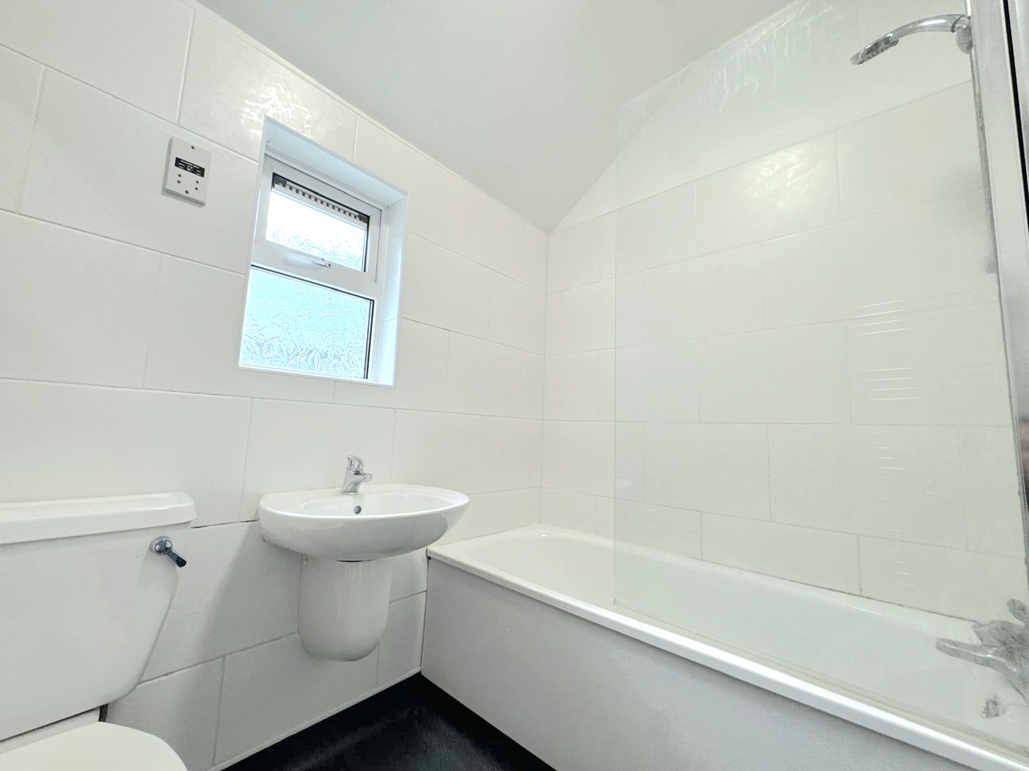 Room Mackintosh Place in Cardiff