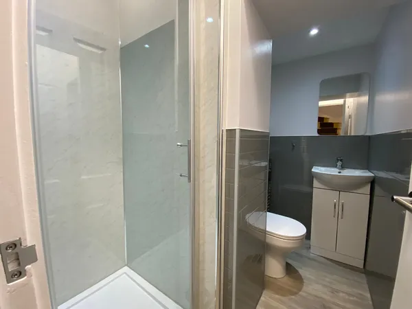 Flat Bower Mount Road in Maidstone