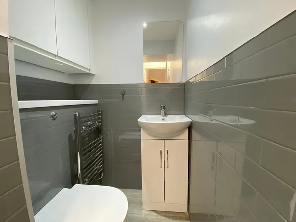 Flat Bower Mount Road in Maidstone