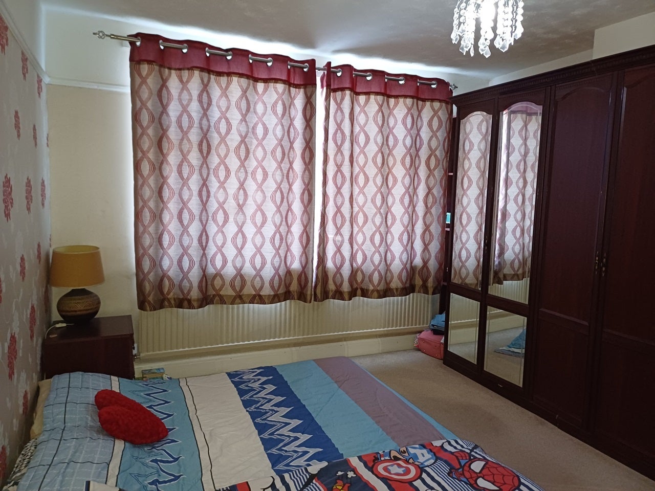 House Gomshall Avenue in Greater London
