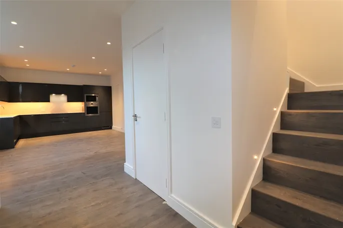 Flat Landseer Road in Greater London
