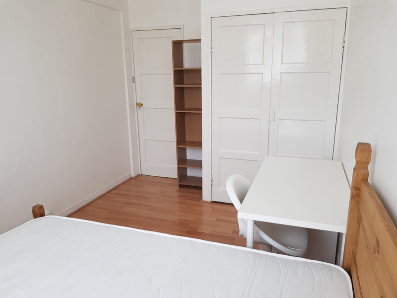 Room Killick Street in Greater London