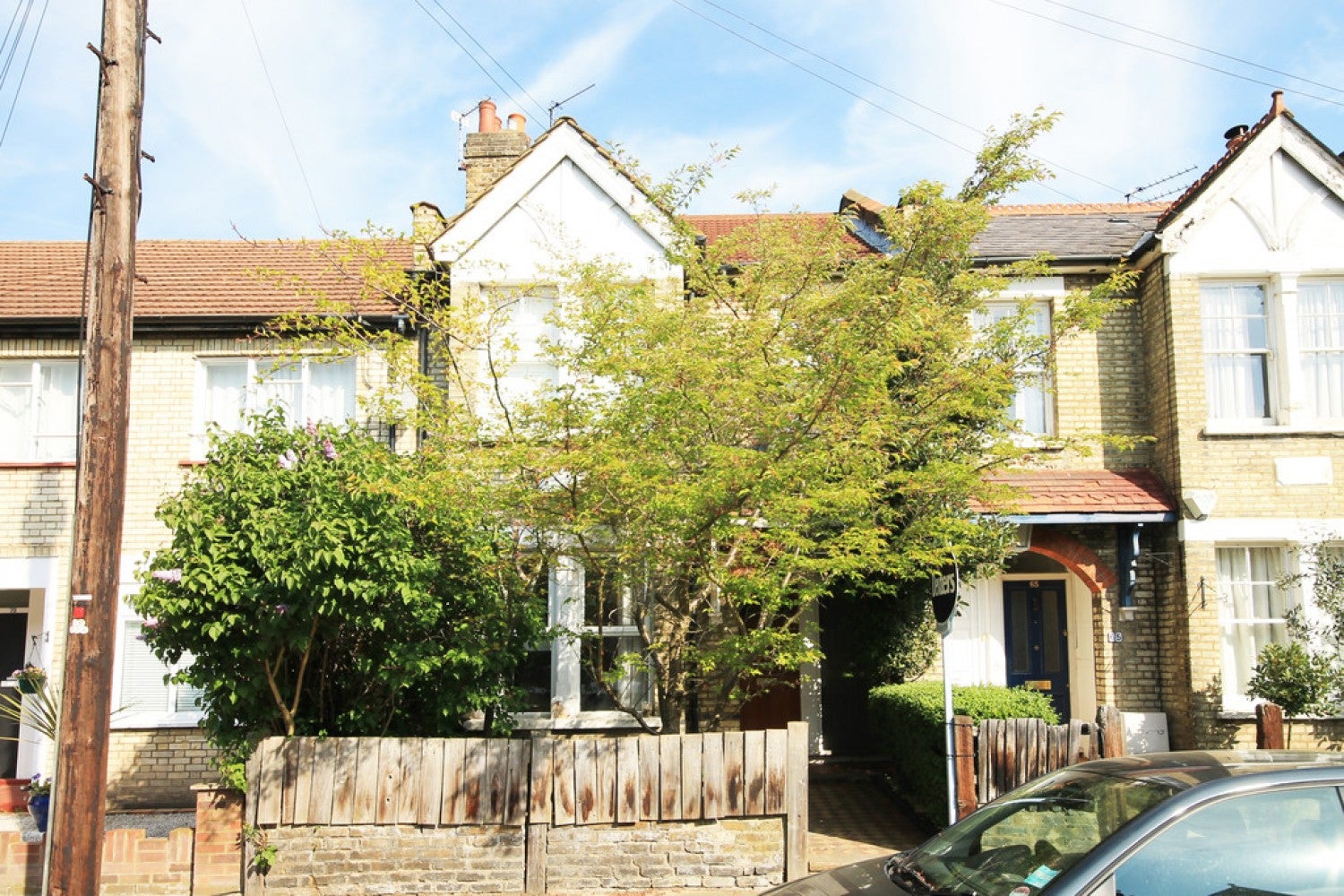 Flat Godstone Road in Greater London