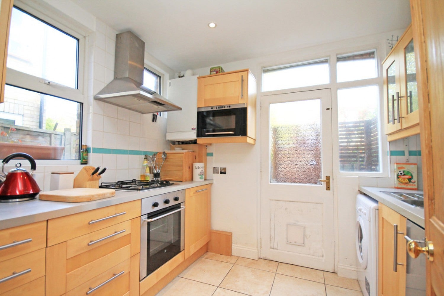 Flat Godstone Road in Greater London