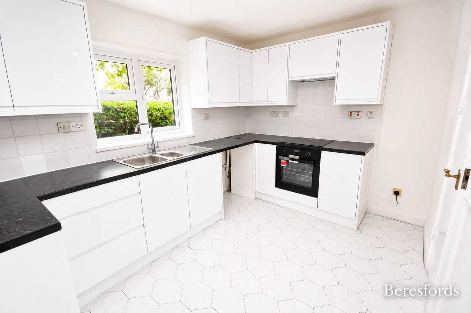 Flat Pollards Green in Chelmsford