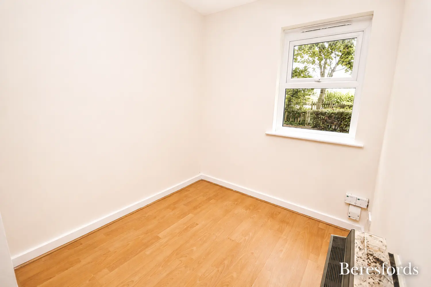Flat Pollards Green in Chelmsford