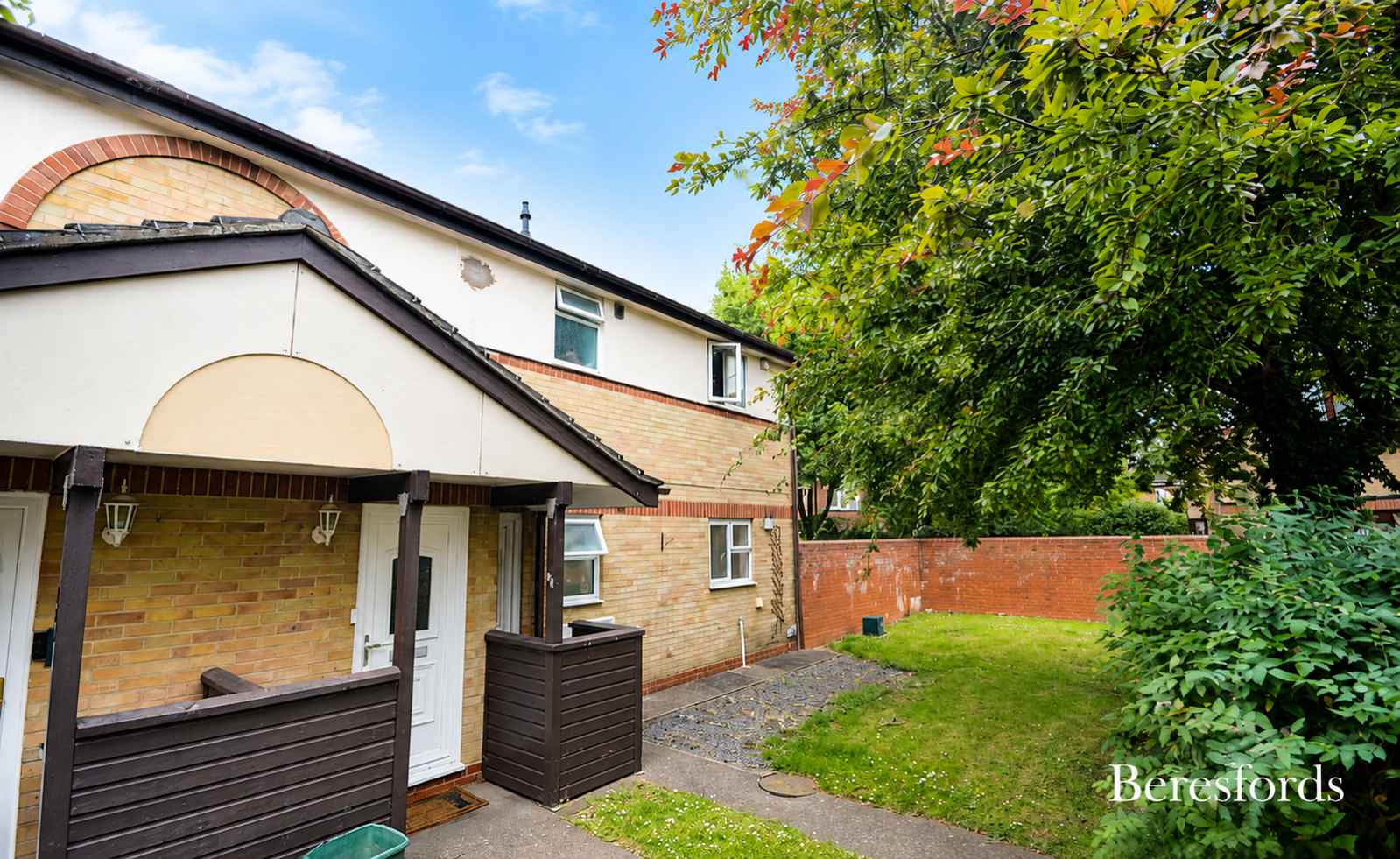 Flat Pollards Green in Chelmsford
