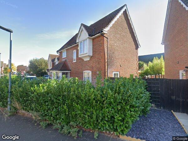 Flat Heathfield Park Drive in Greater London