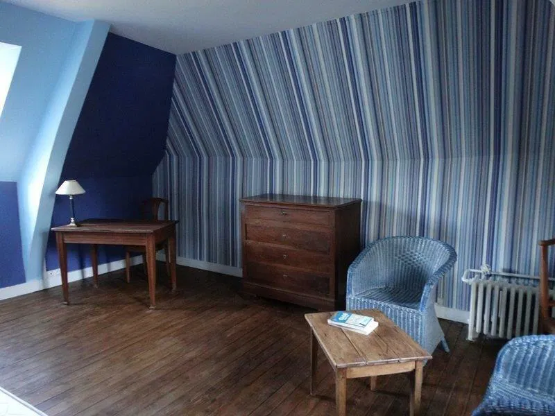 Room Rue Hector Berlioz in Ruaudin