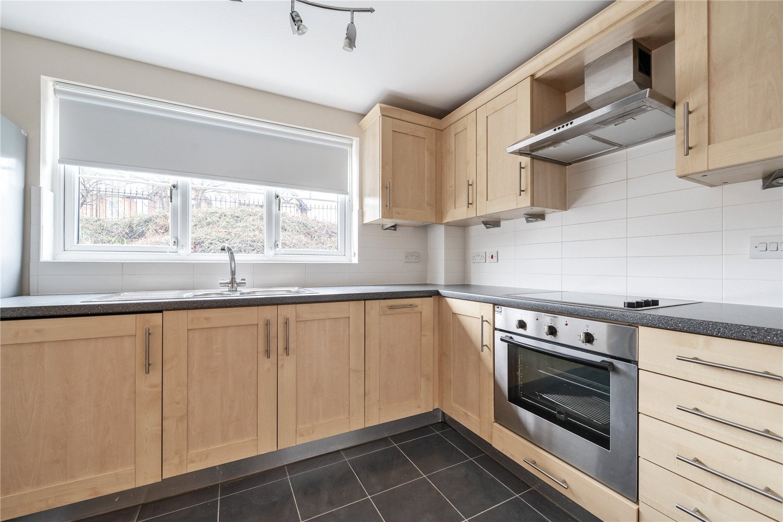 Flat Somerset Road in Rushmoor