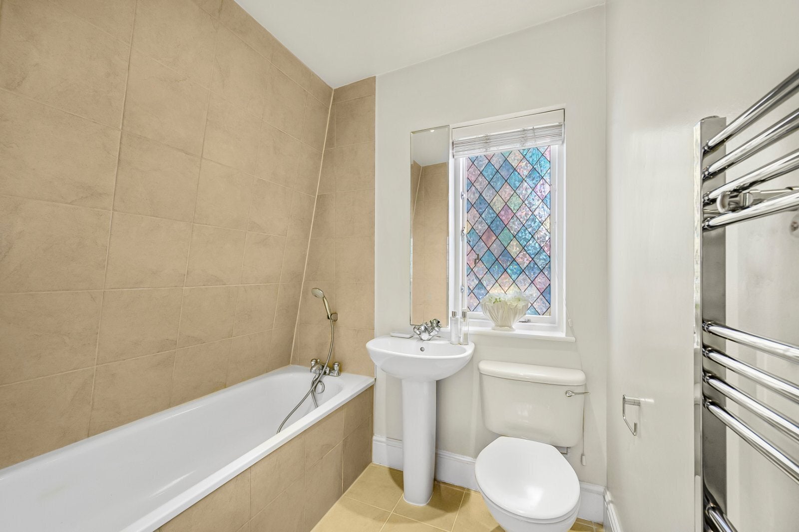 Flat Wilton Crescent in City of Westminster