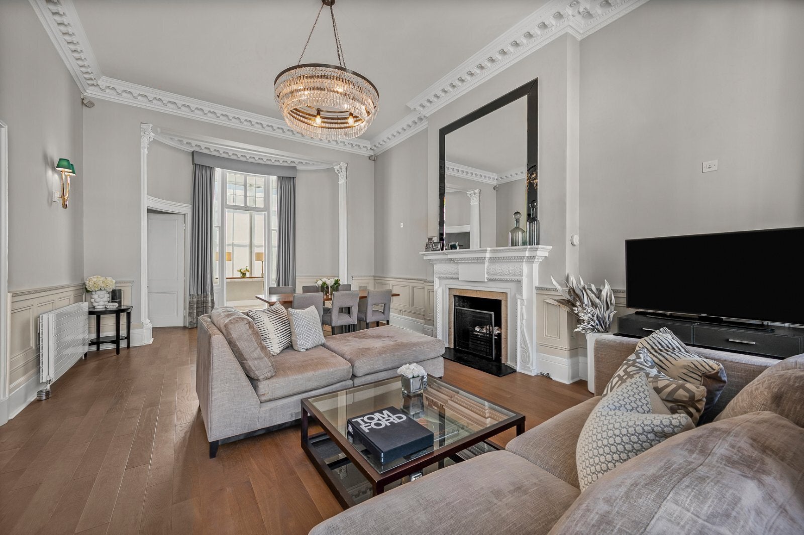 Flat Wilton Crescent in City of Westminster