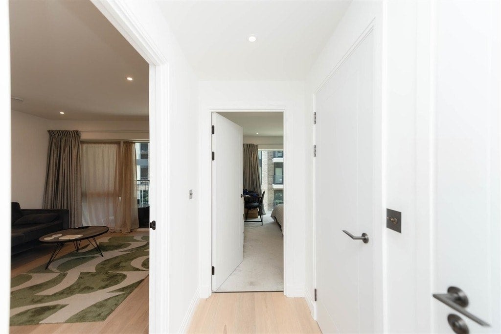 Flat Thurstan Street in Greater London