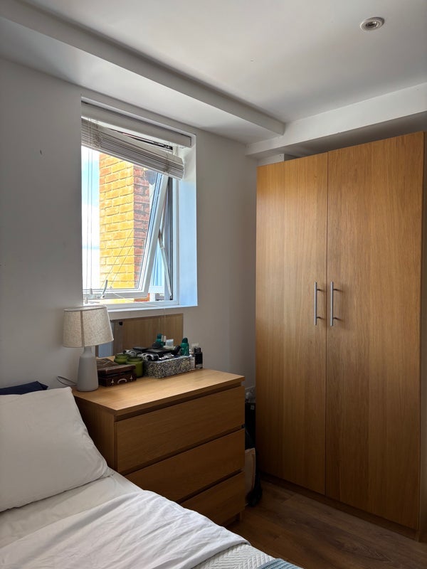 Room Brixton Hill in Greater London