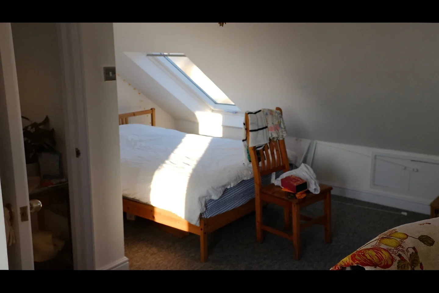Room Elthorne Avenue in Greater London