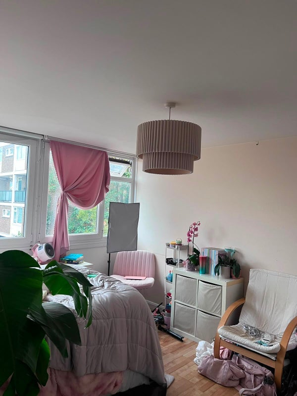 Flat Oriel Road in Greater London