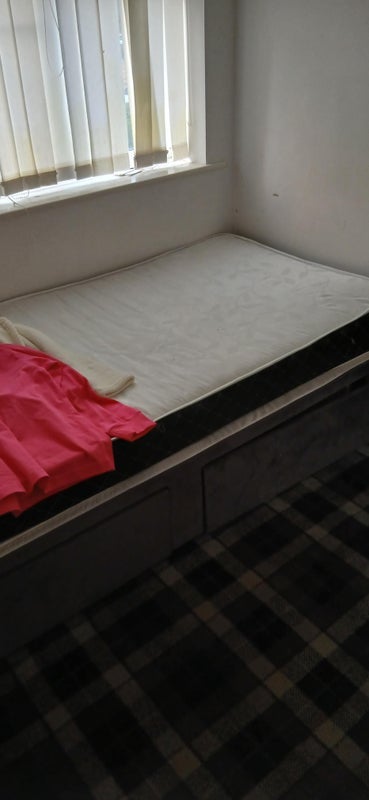 Room Blyth Avenue in Manchester