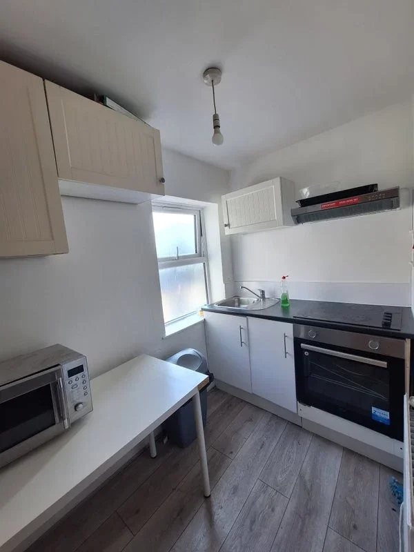 Room Waldo Road in Greater London