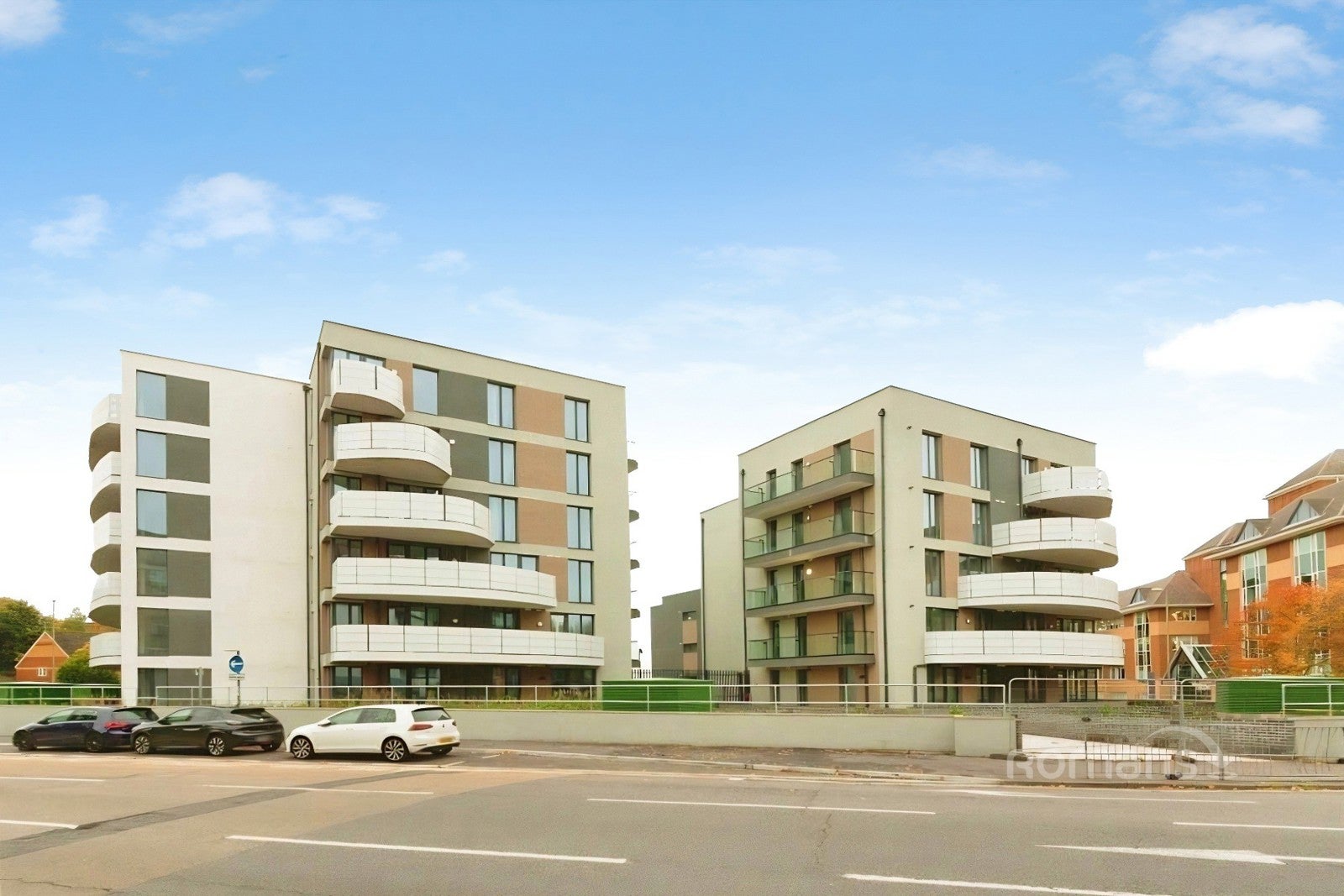 Flat Farnborough Road in Rushmoor