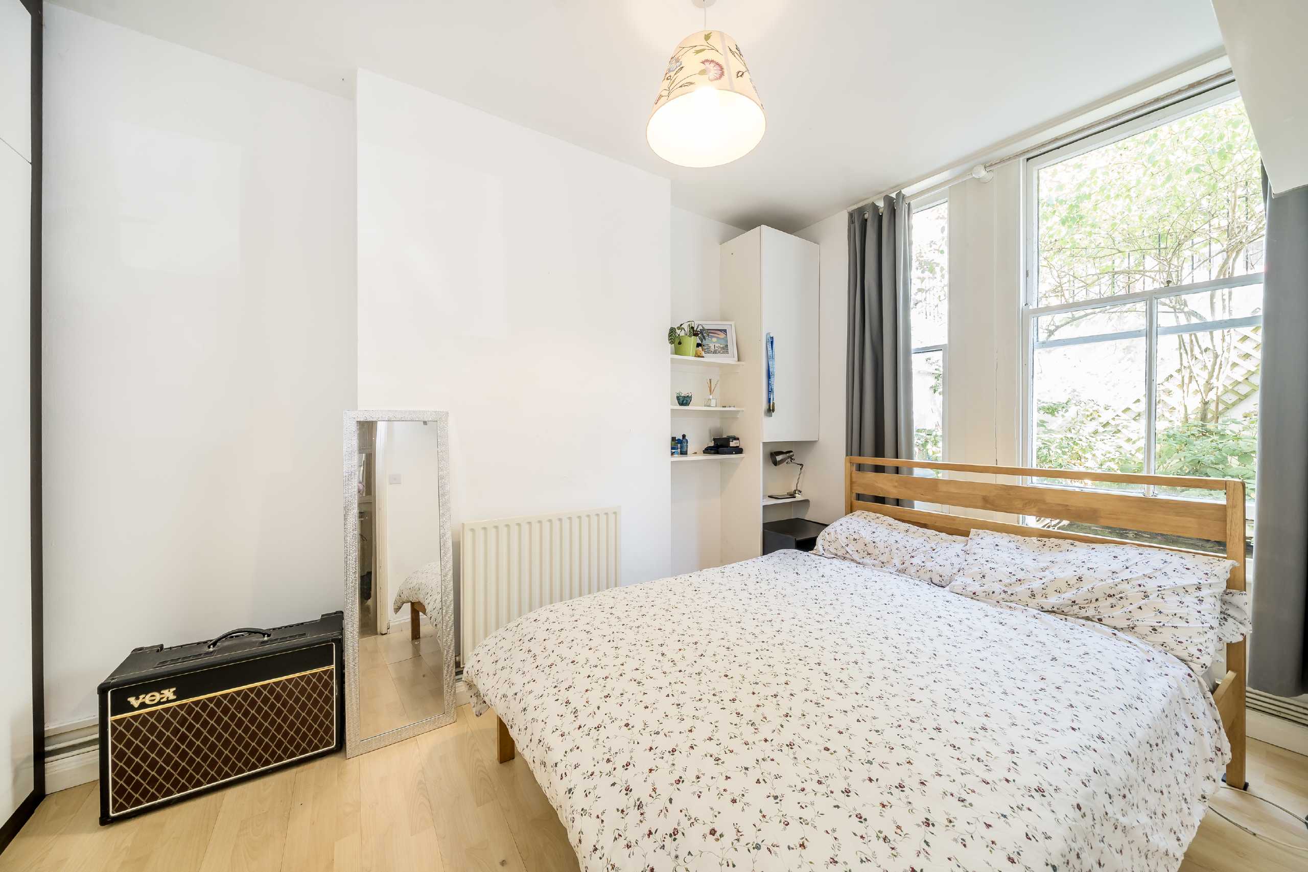 Flat Porten Road in Greater London