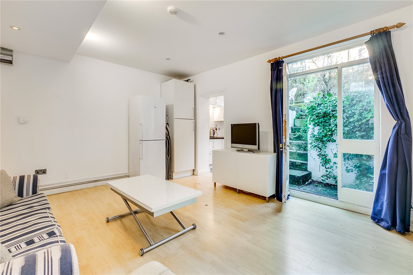 Flat Porten Road in Greater London