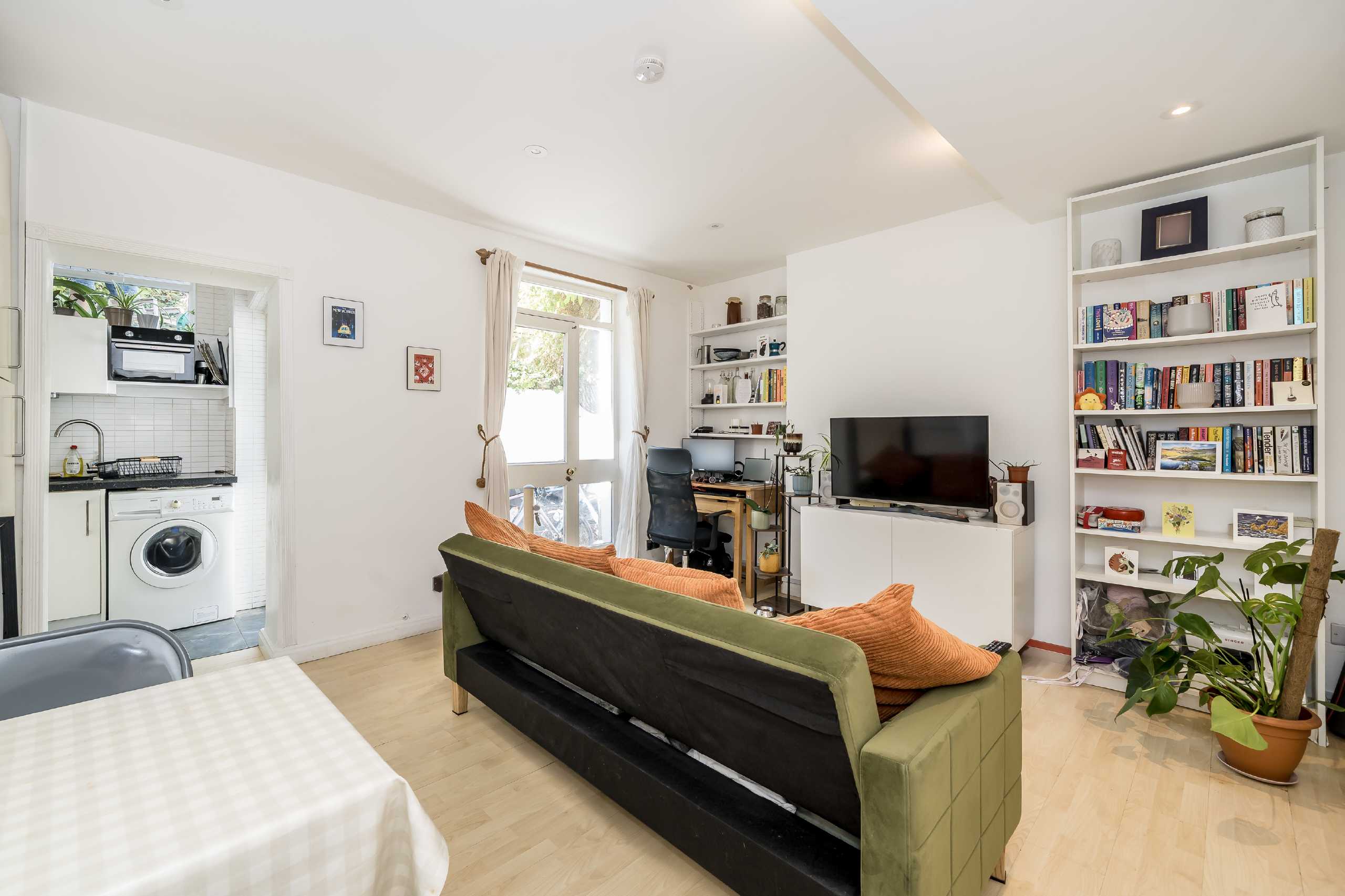 Flat Porten Road in Greater London