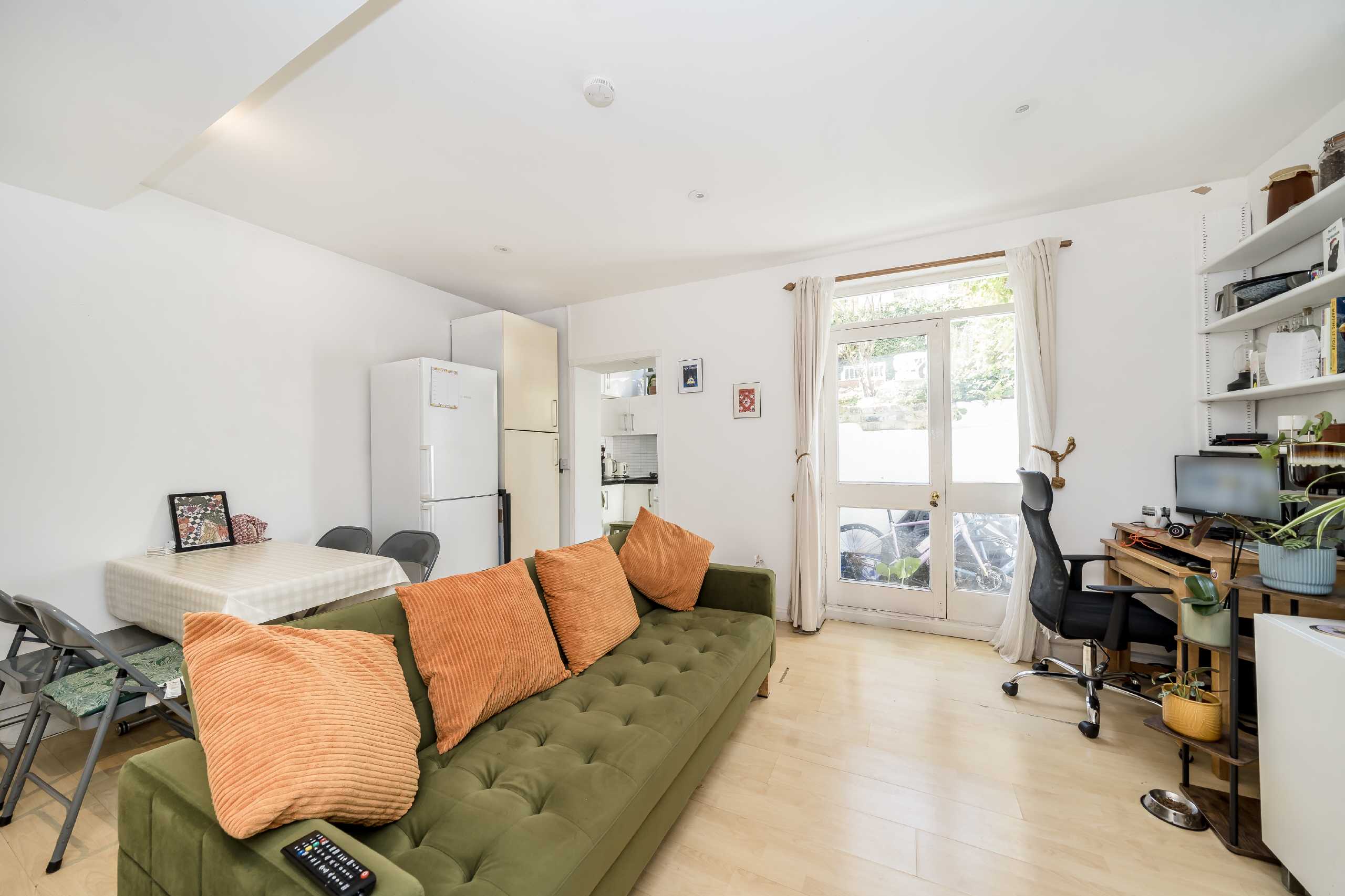 Flat Porten Road in Greater London